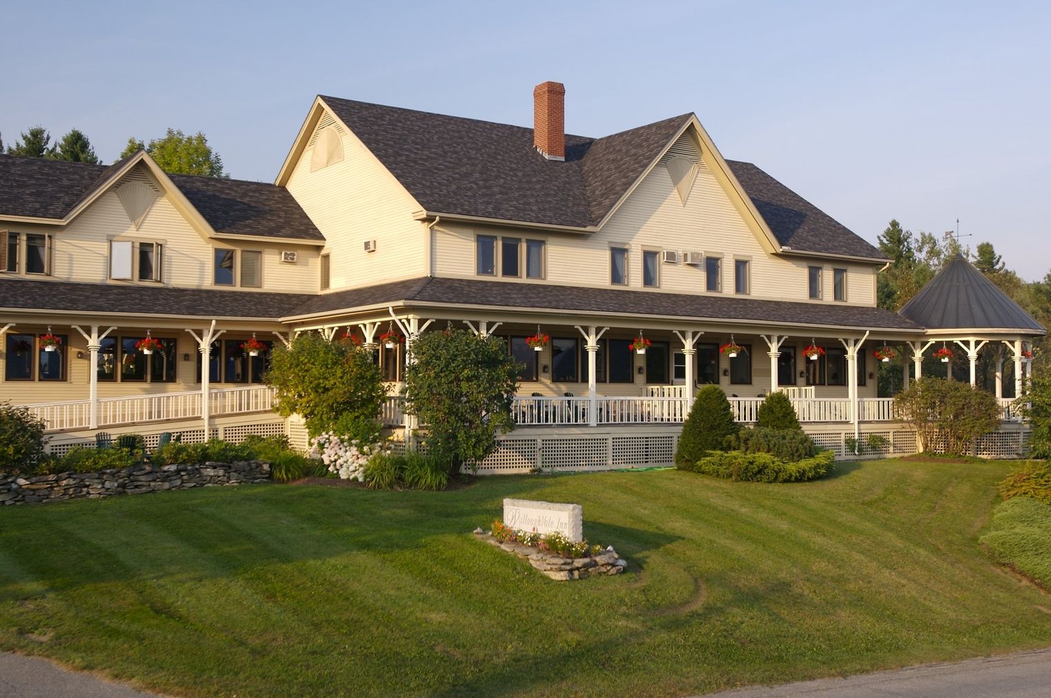 Willoughvale Inn Cottage Rentals Lake Willoughby VT