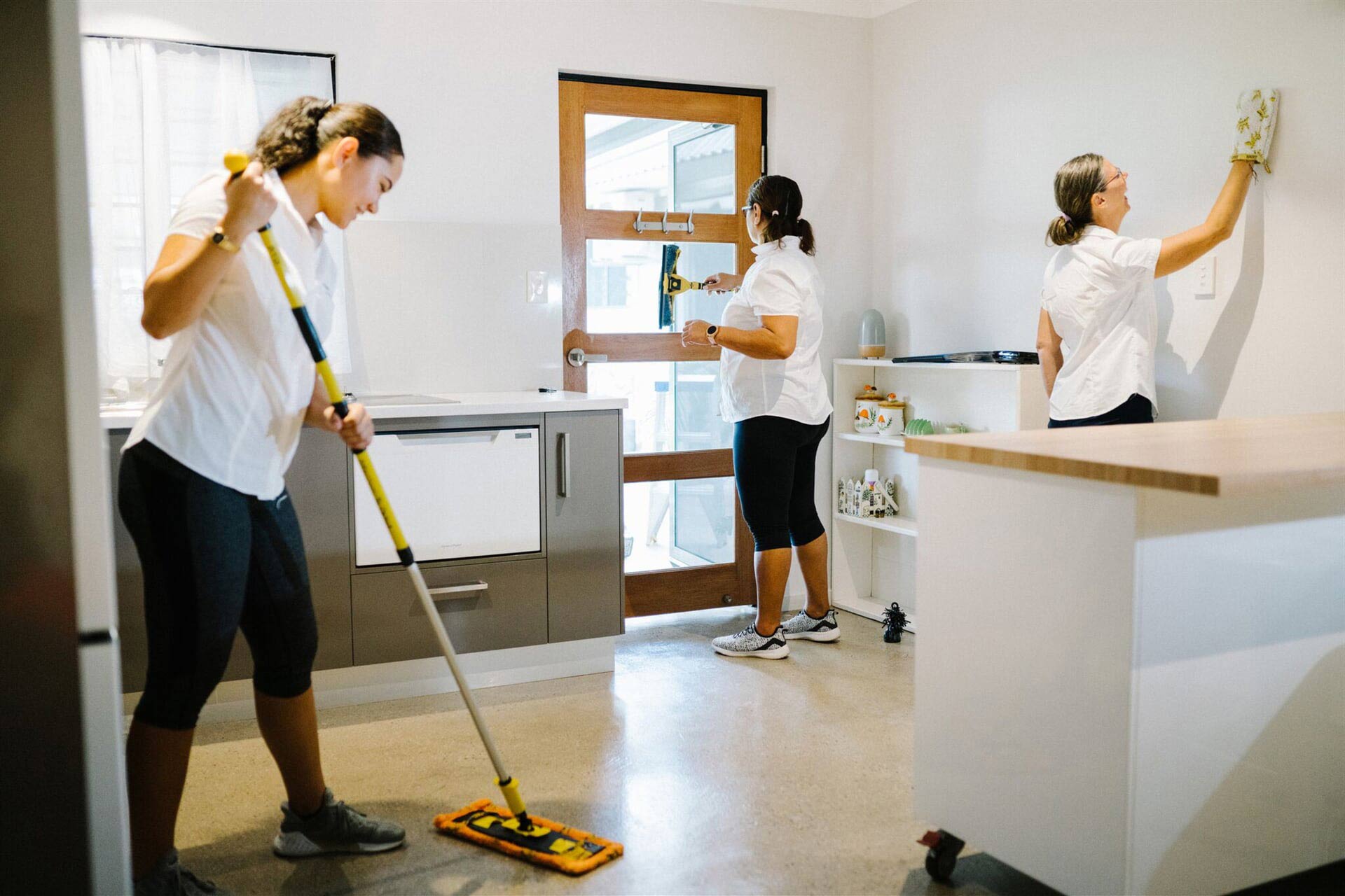 Three Cleaners cleaning apartment | Attention to detail cleaning