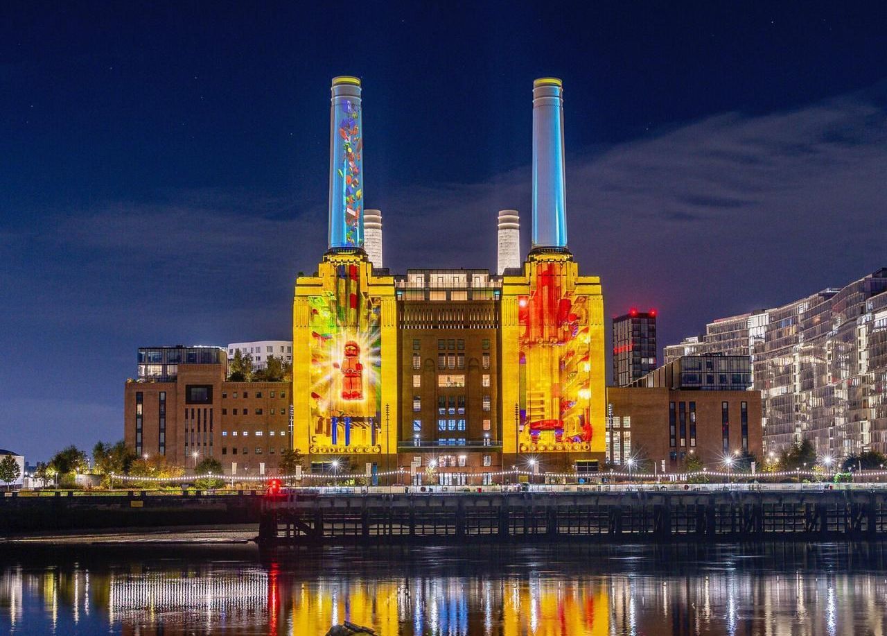 LEGO projection-mapping at Battersea Power Station