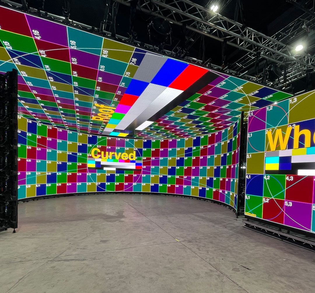 curved led enclosure for led backdrop on virtual production set