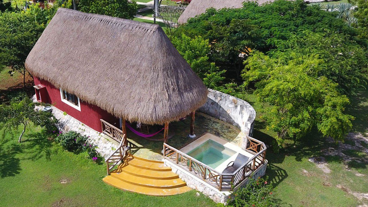 Piscina hotel cenote