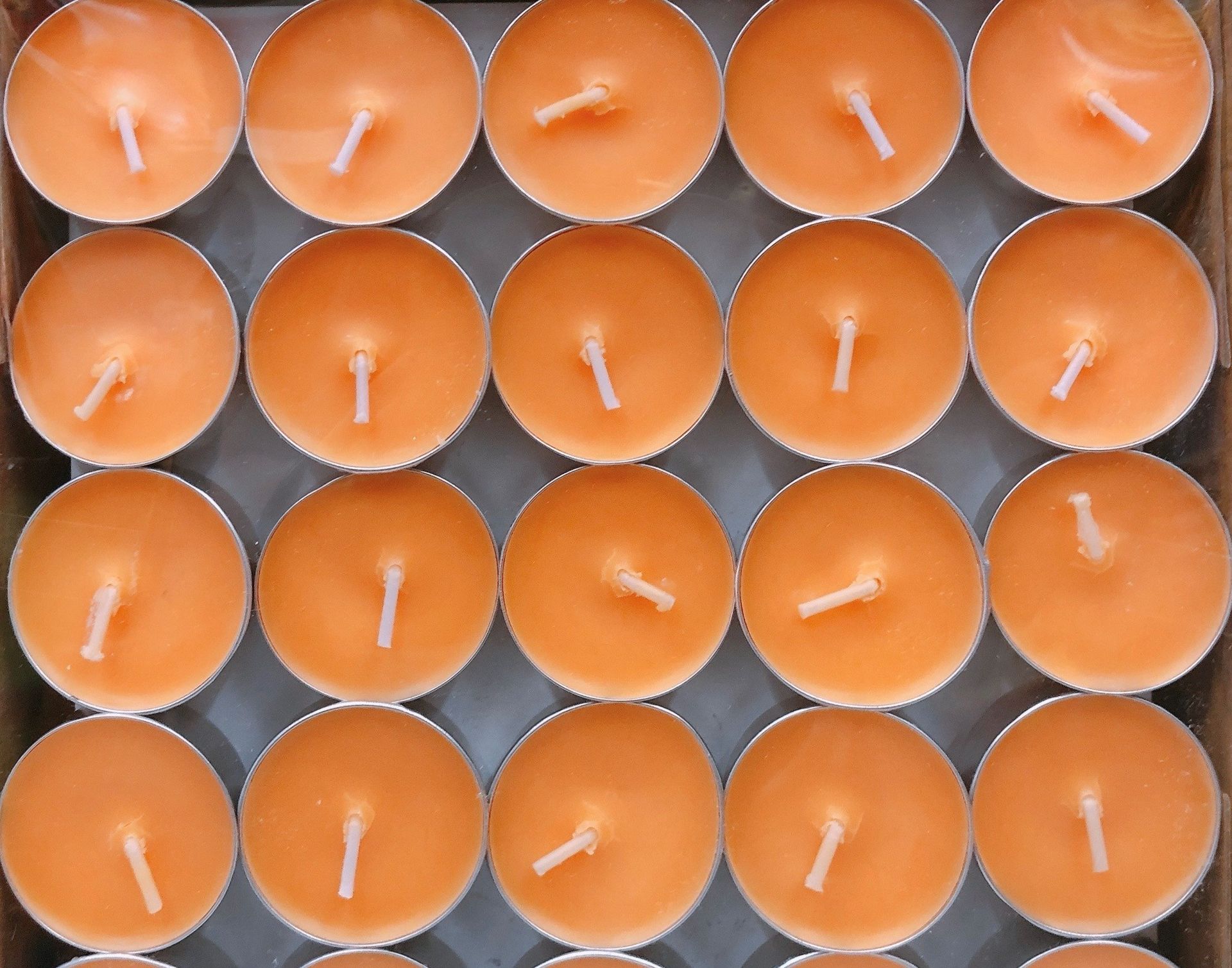 聯鑫酥油烛 橙色 (一盒100 粒) Butter Tea Light candle ORANGE ( 1 box 100 pcs)