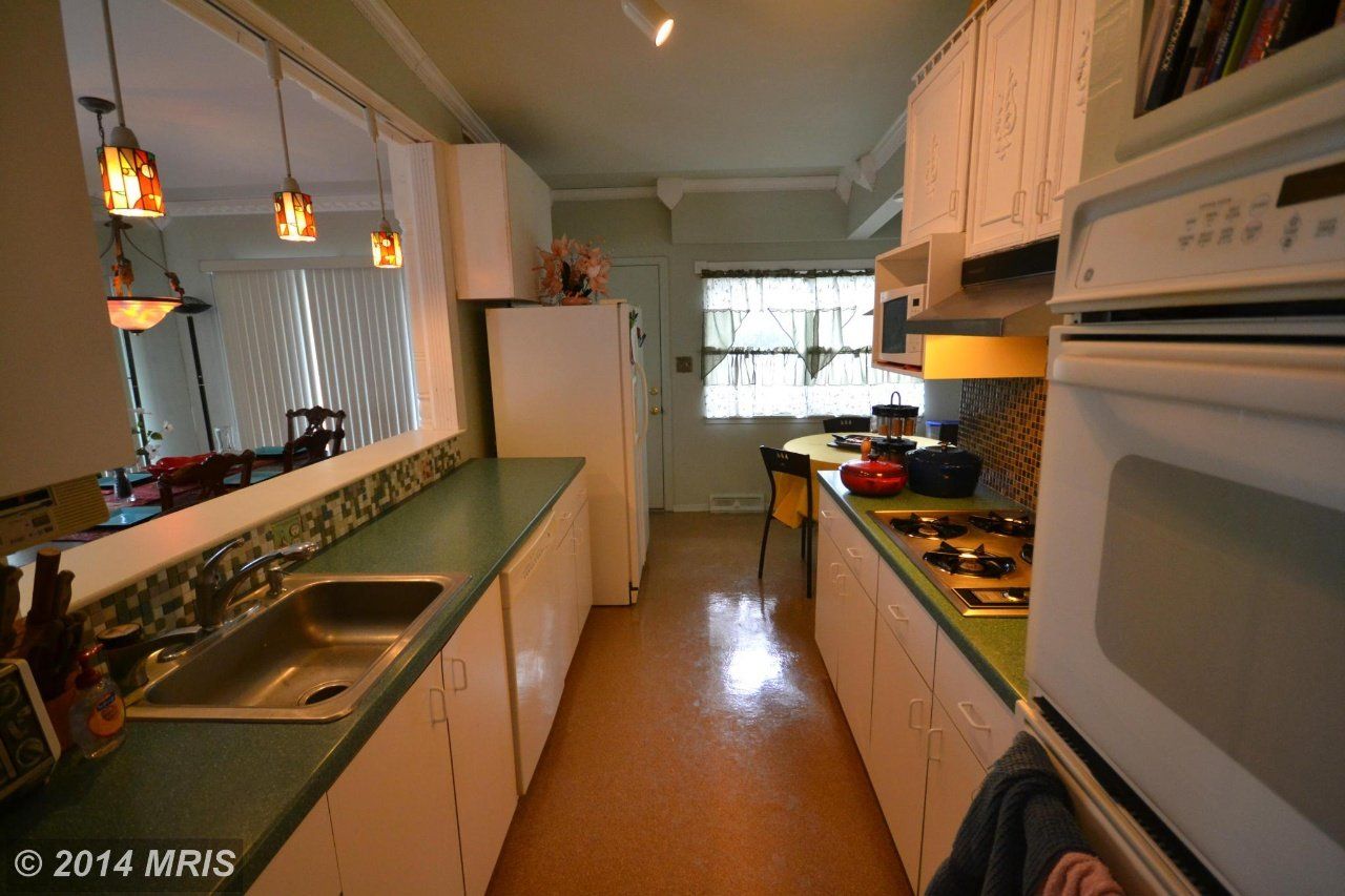 a photo of a kitchen taken in 2014