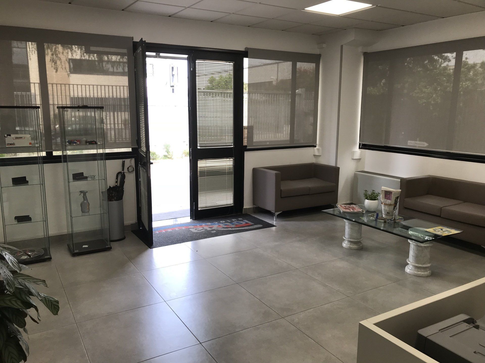 sala d'aspetto dell'autofficina
