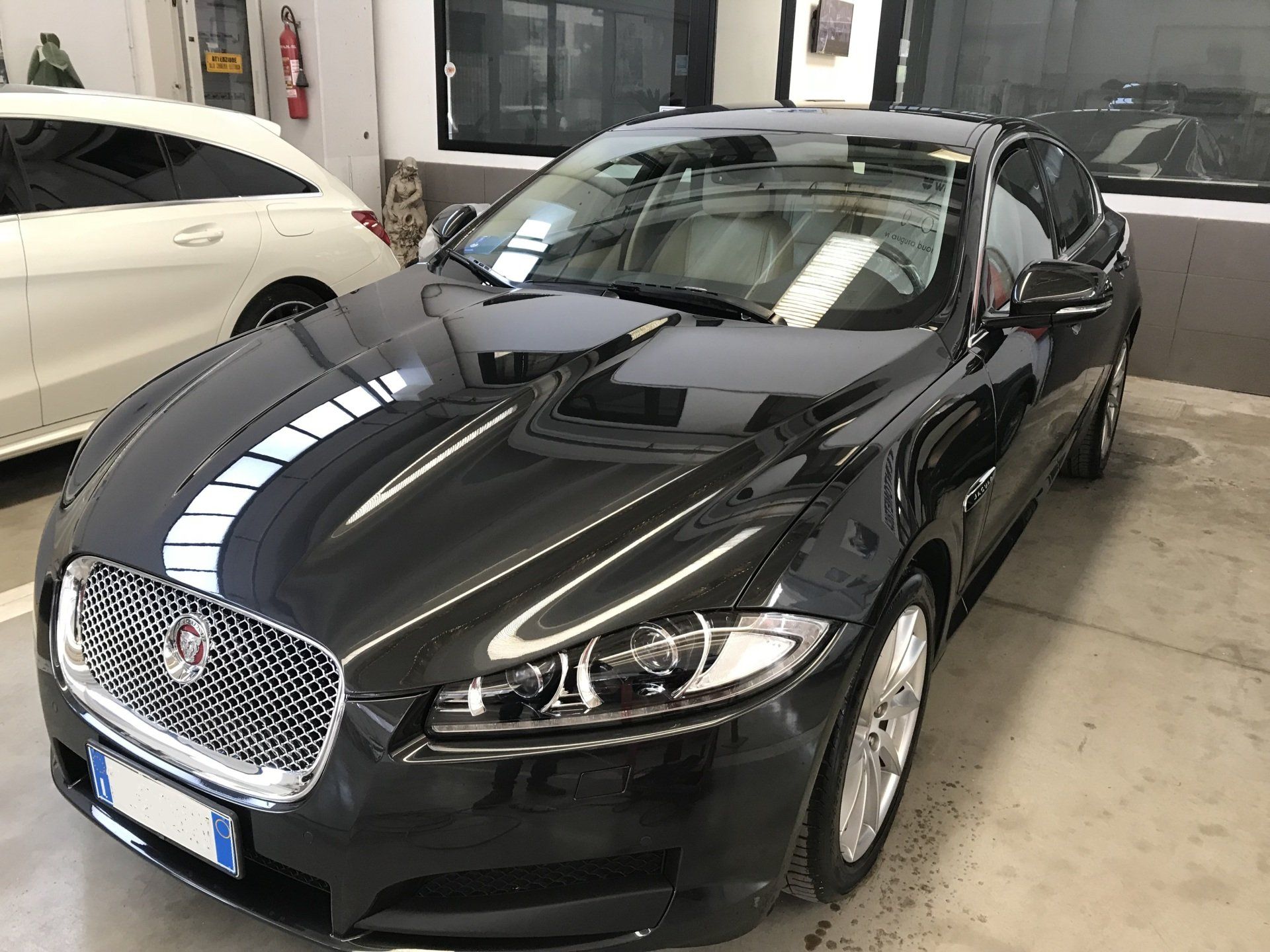 auto riverniciata dall'autofficina