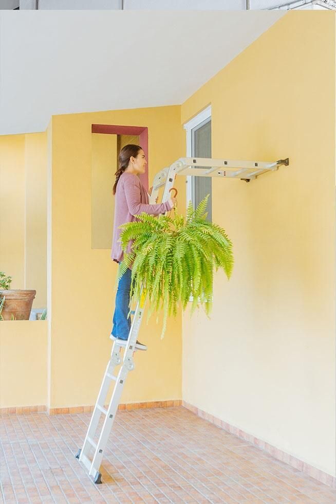 Grupo Centro Metálico - Escaleras de aluminio, fibra de vidrio y acero