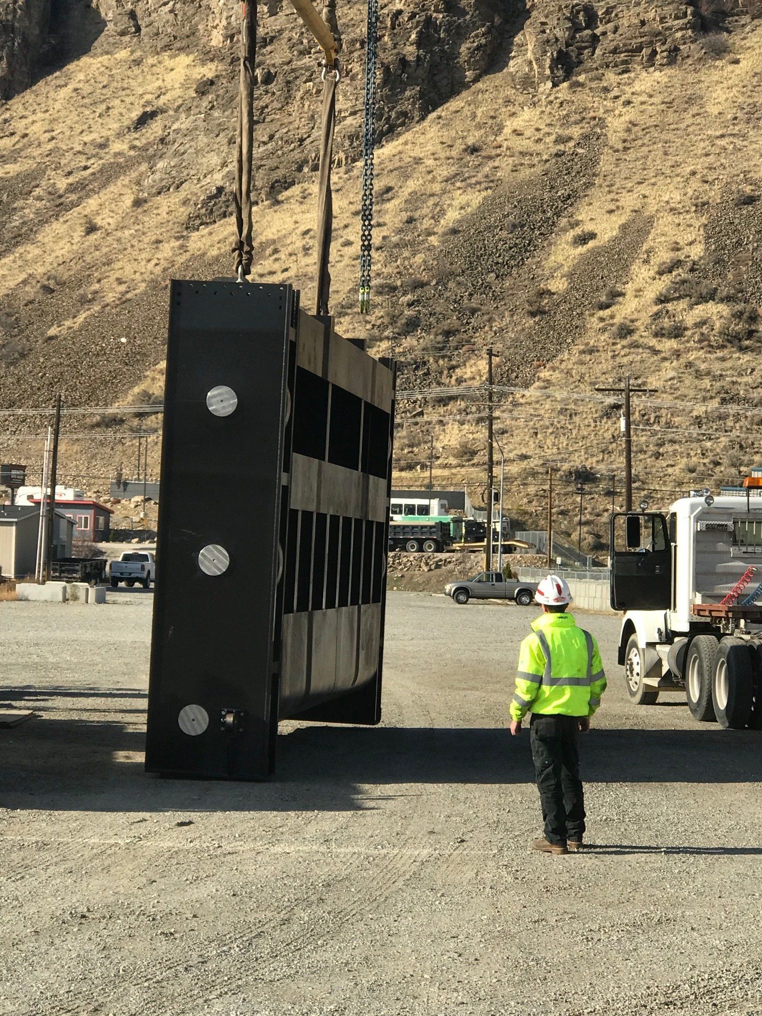 Trash Racks Lifting — Wenatchee, WA — Columbia Cranes