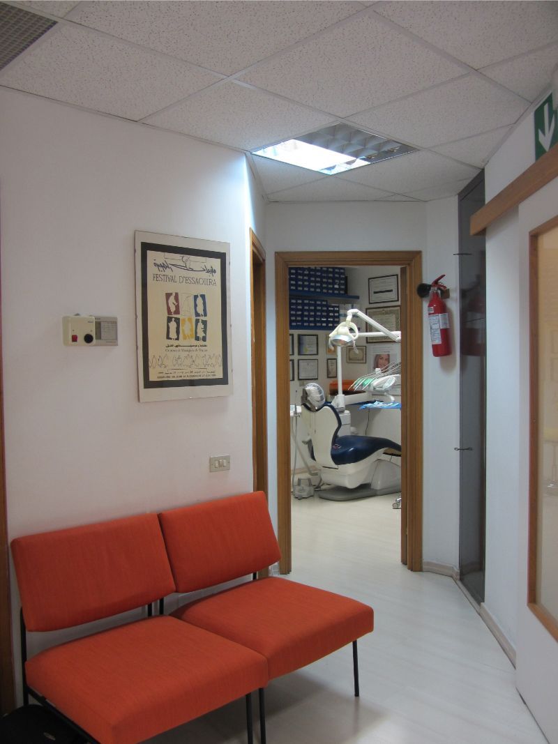 Ingresso dello studio dentistico con sale operatorie