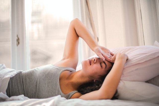 Alasan Kenapa Kamu Sering Sakit Kepala Saat Bangun Tidur 