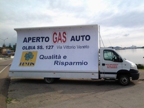 pubblicità con camion vela