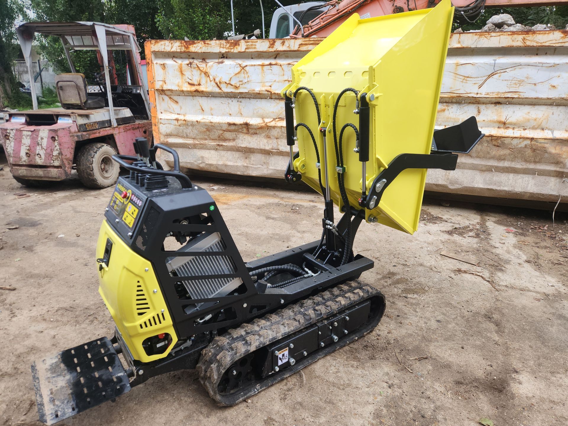 Mini pelles et mini dumpers : des alliés indispensables pour les chantiers modernes