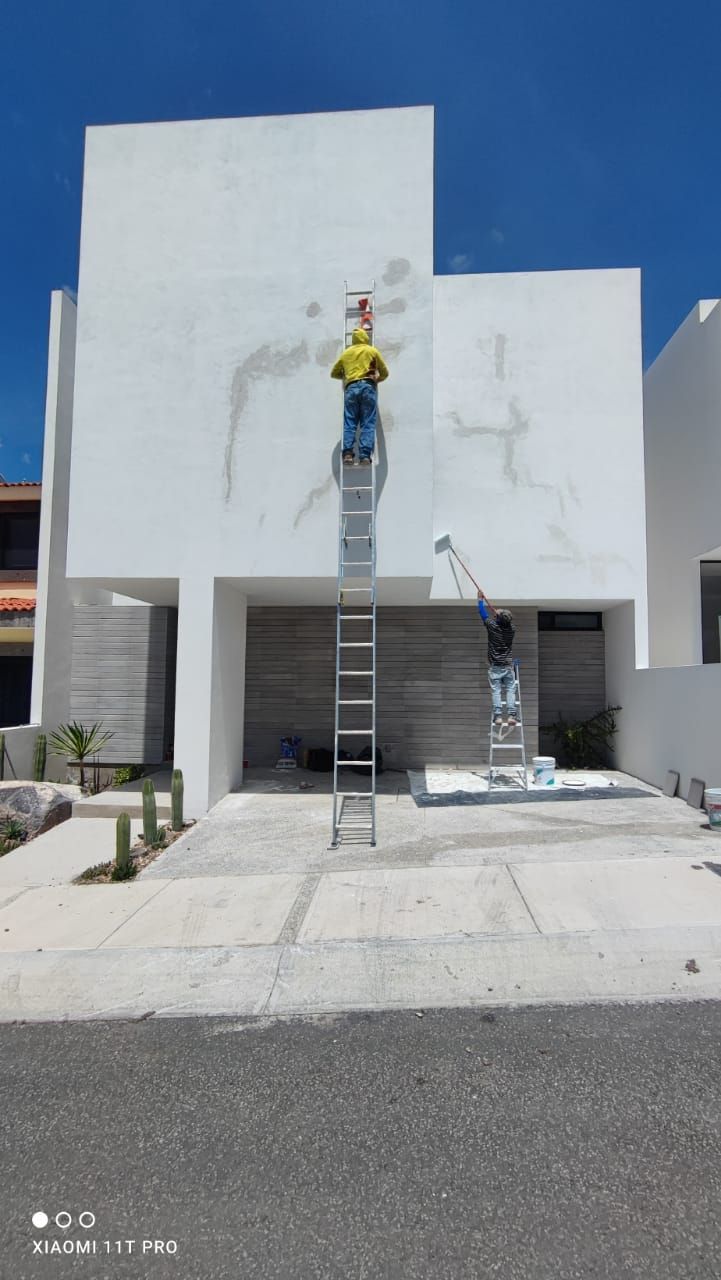 Mantenimiento a casas locales y comercios