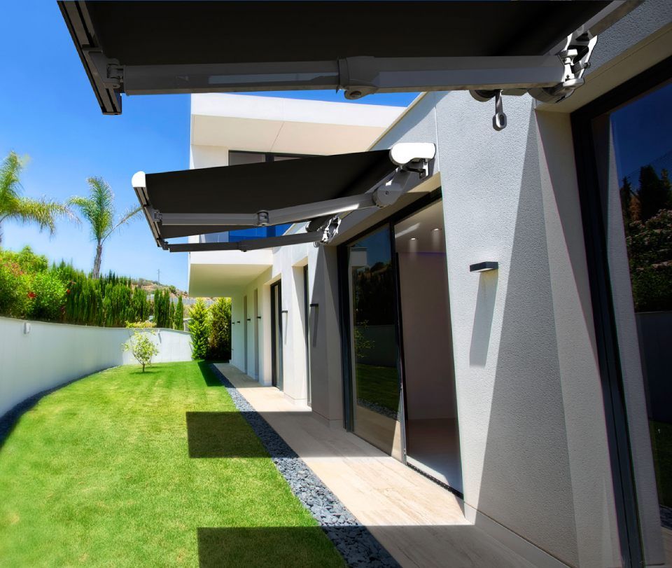 tende esterne a copertura delle finestre