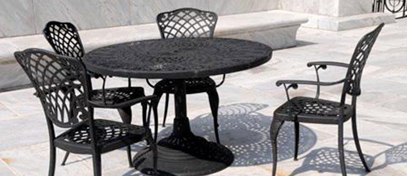 Herstellung von Sitzen und Tischen