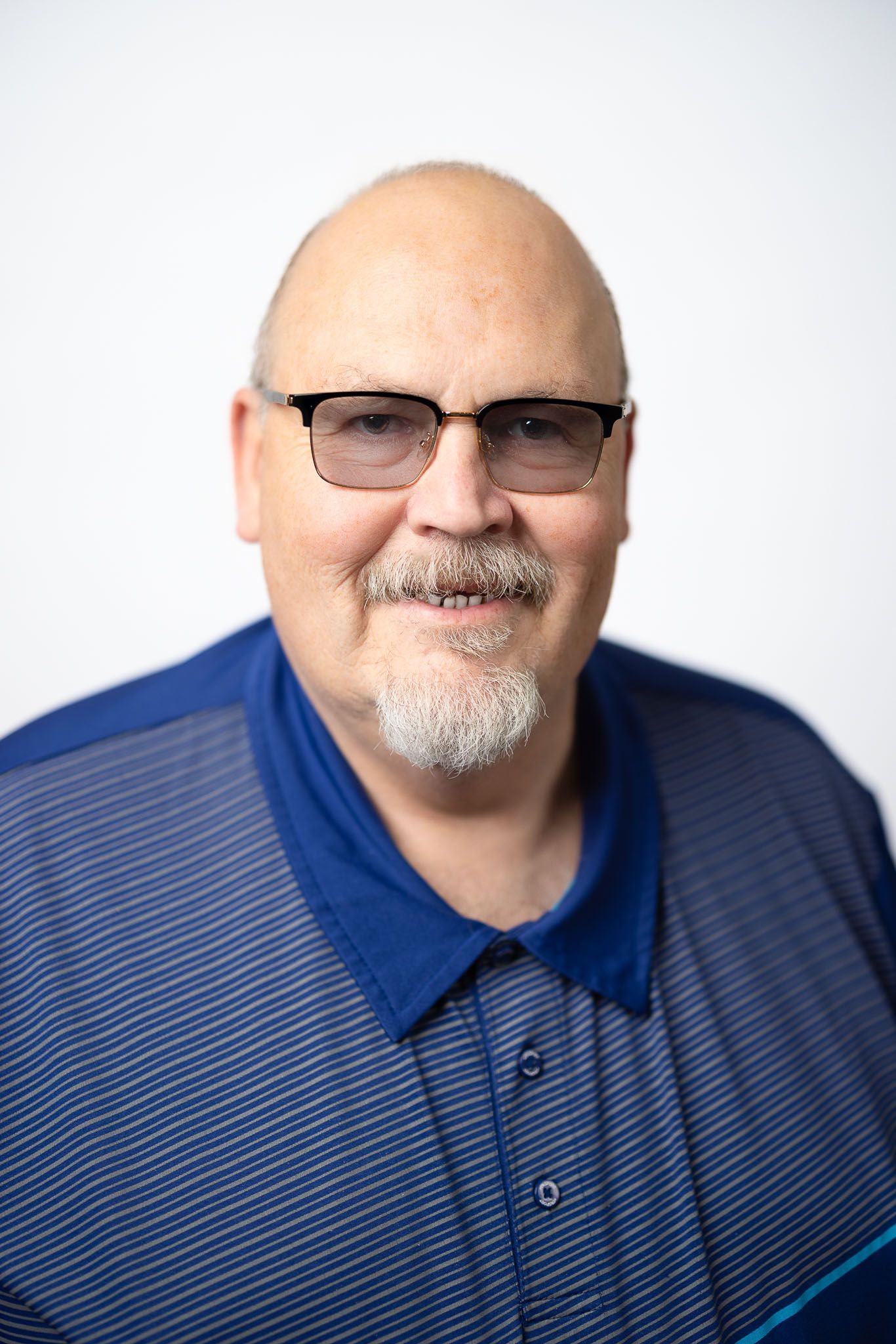 Headshot of Clinton Taylot, LPCC LADAC, Group Therapist at Overcomers Counseling