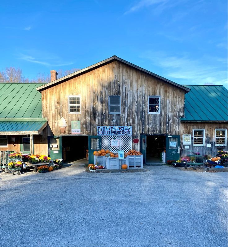 Dutton Farmstand