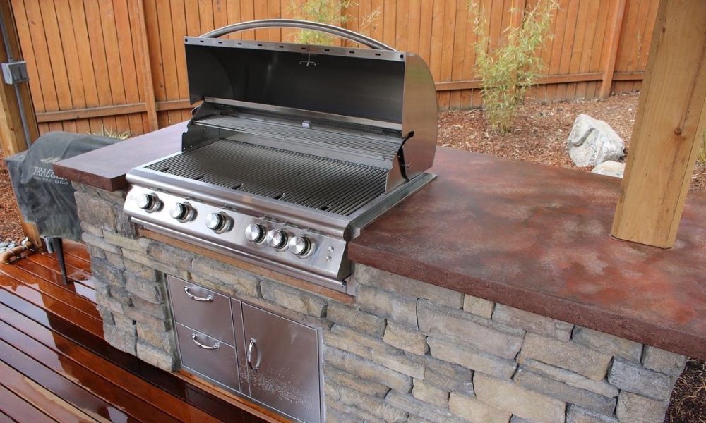 5 Myths About Outdoor Kitchens That Can Be Debunked