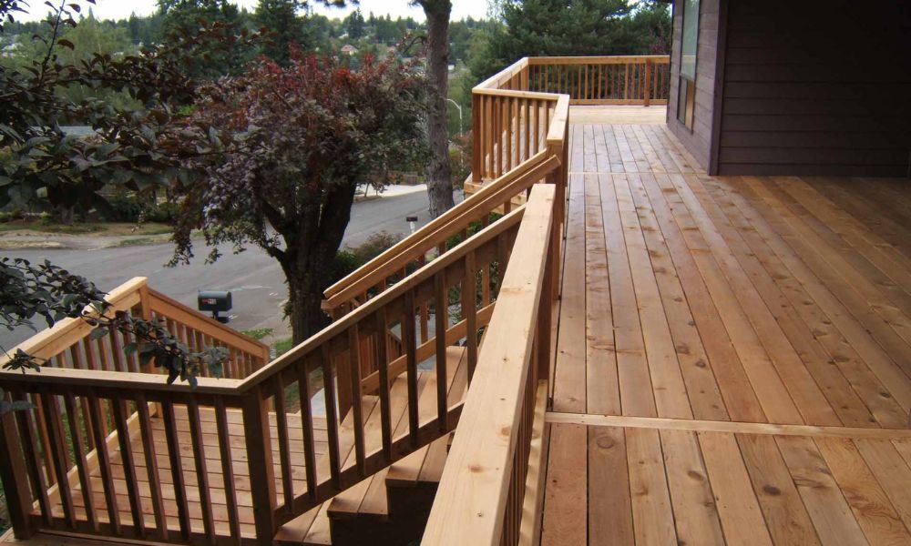 Differences Between PVC and Composite Decking