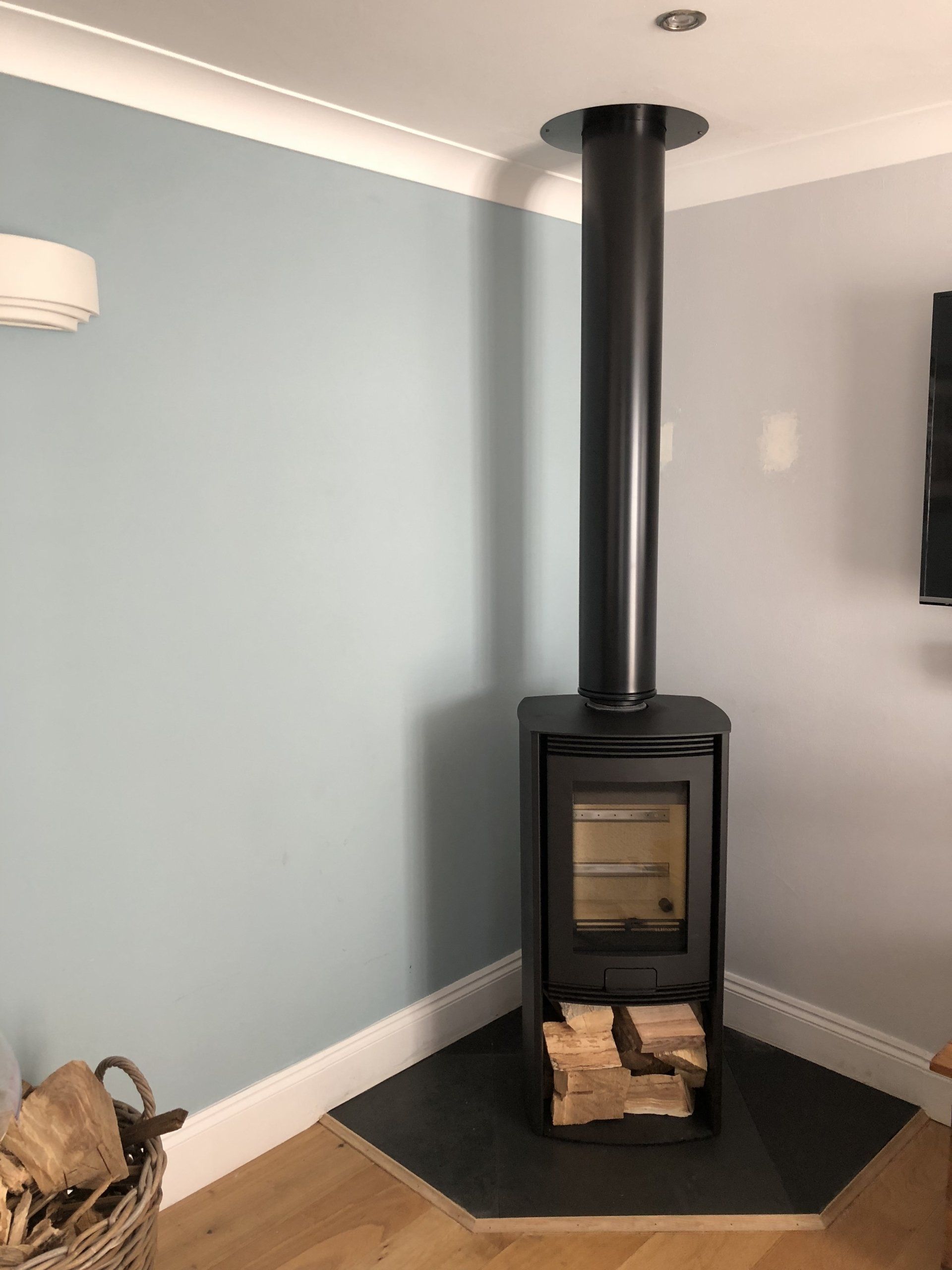 Di Lusso R4 wood burning stove with Twin Wall Flue