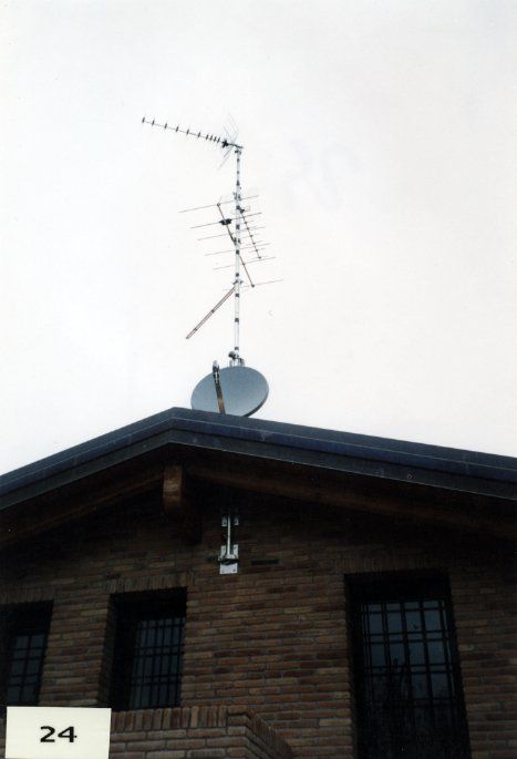 palo per antenna esterno nel sottotetto