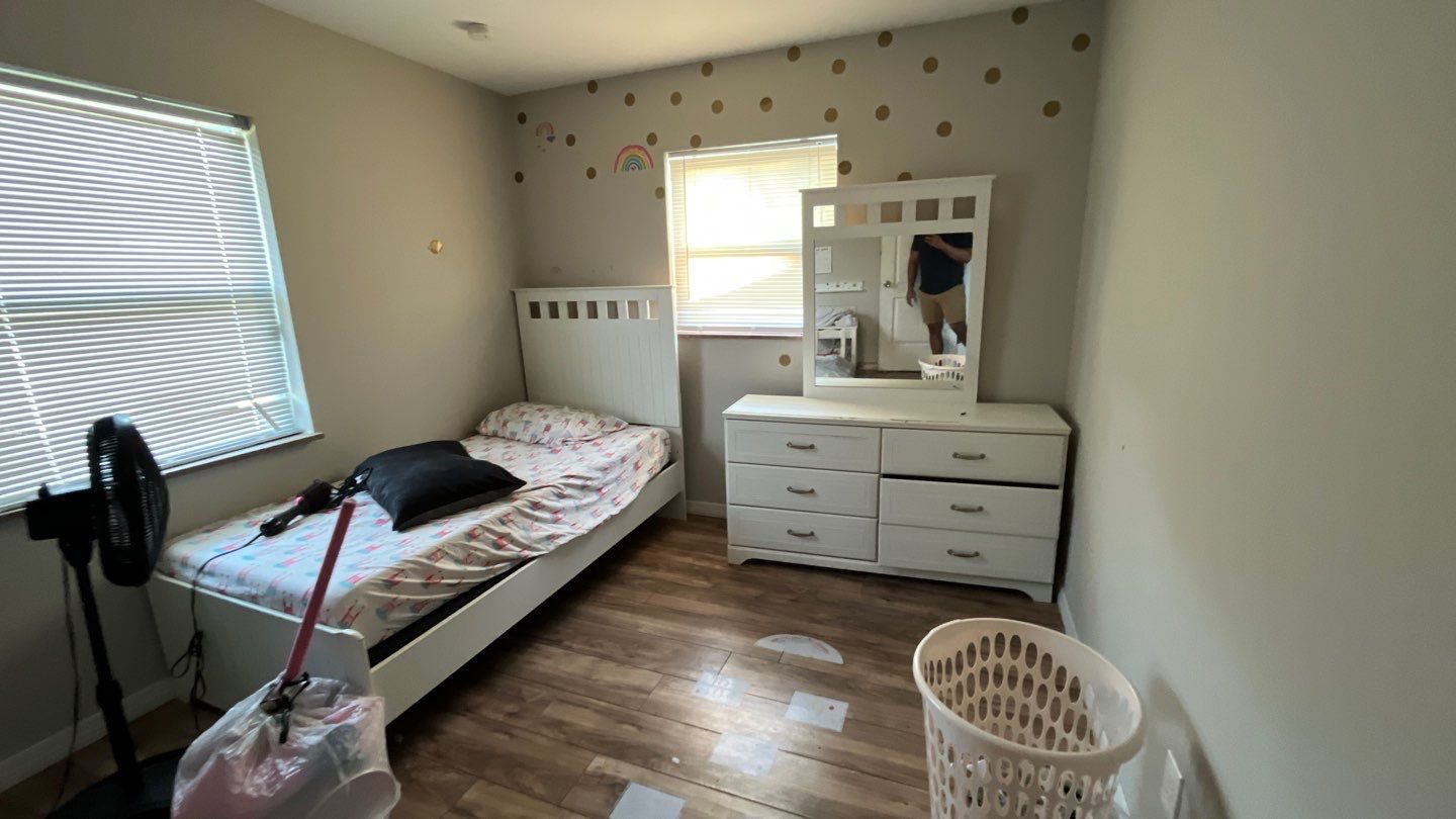Eatonville Home Flip Bedroom Before – Orlando, FL – Chip Builders Inc