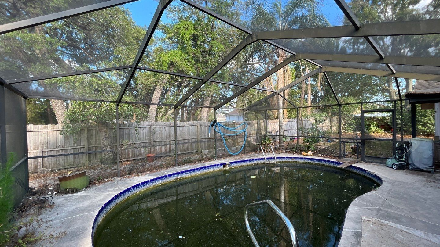 Sandbag Home Flip Pool Before – Orlando, FL – Chip Builders Inc