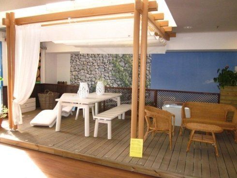 vendita arredi in legno