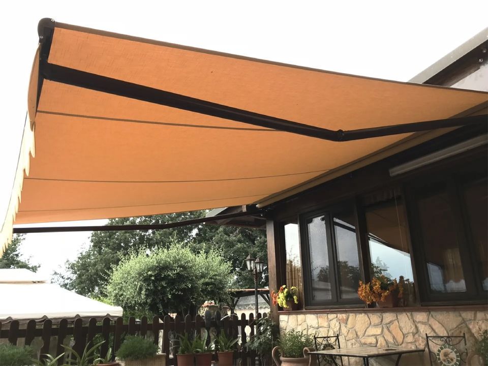 Tenda da sole con braccetti