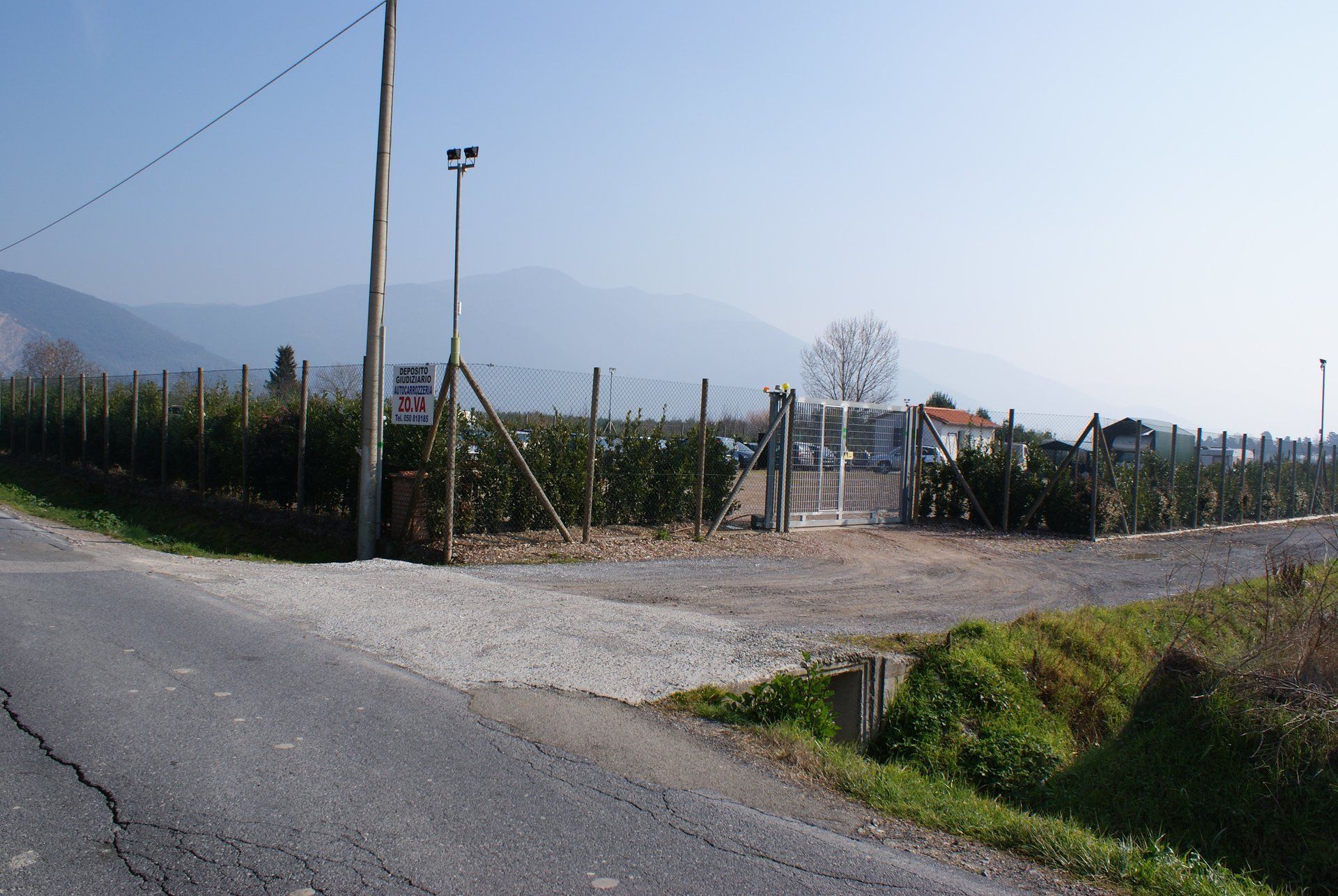 esterno sede autocarrozzeria ZO-VA