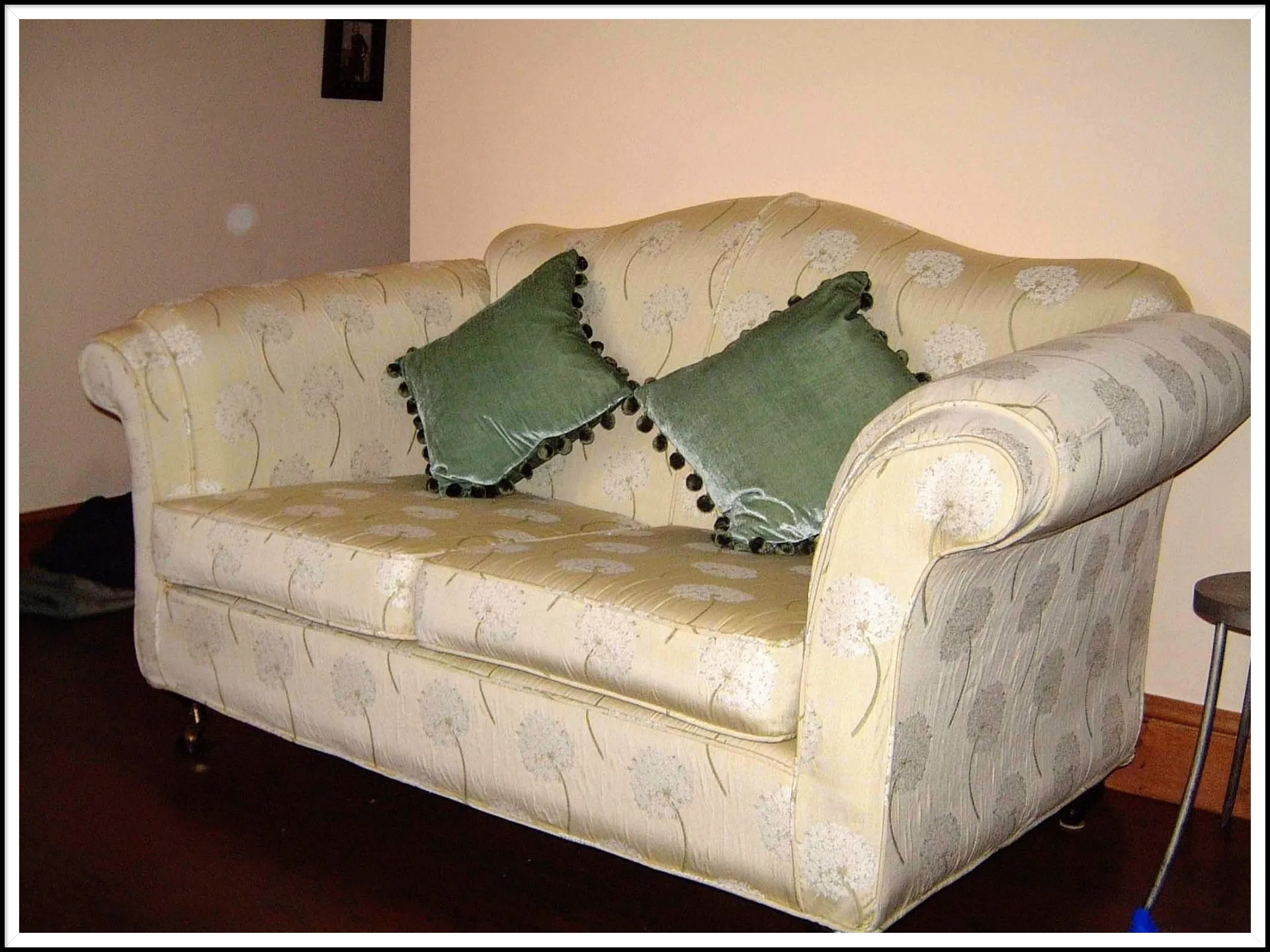sofa, box cushions, shaped arms, loose covers, slip covers, sofa covers, removeable covers