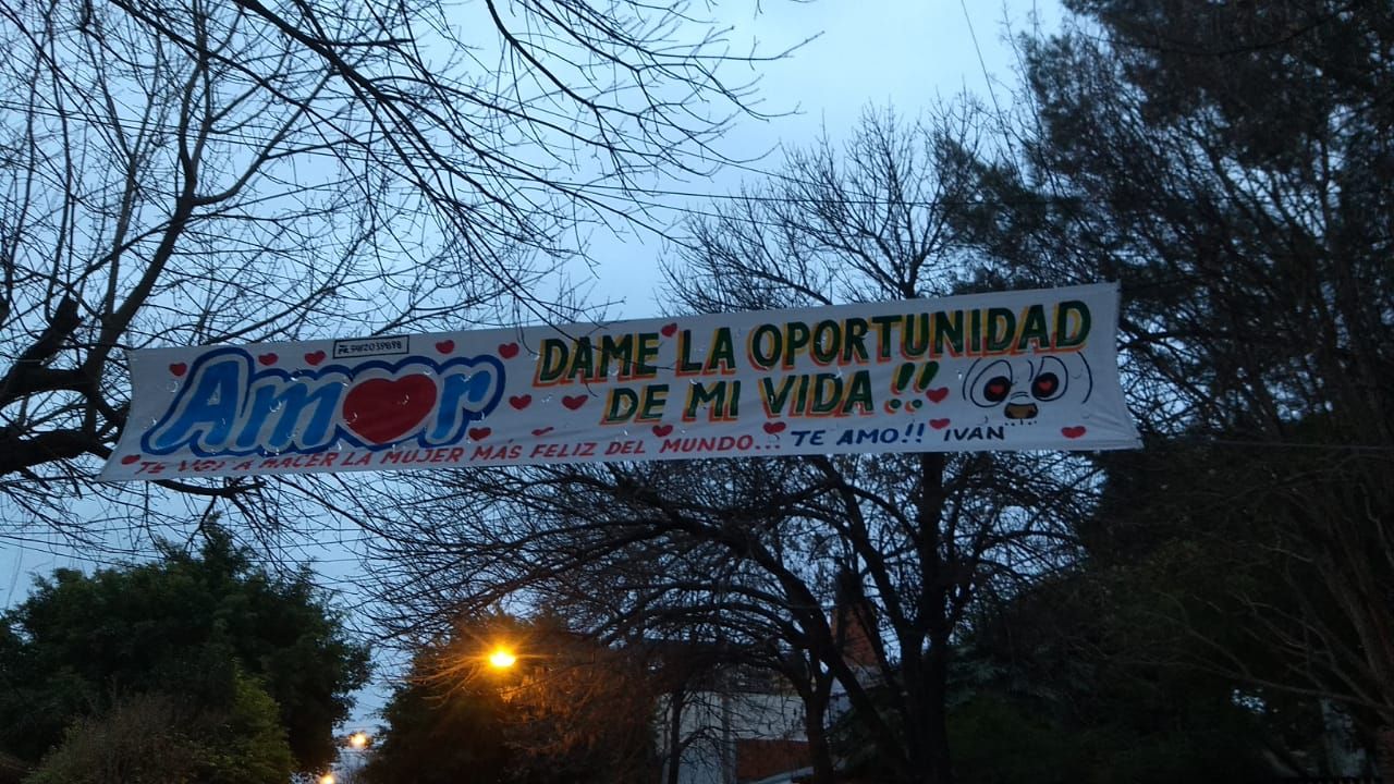 A banner that says dame la oportunidad de mi vida