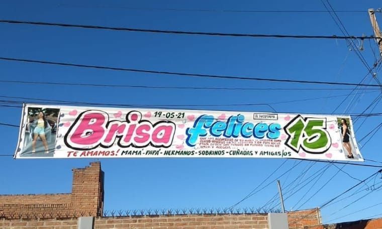 Una pancarta que dice 
