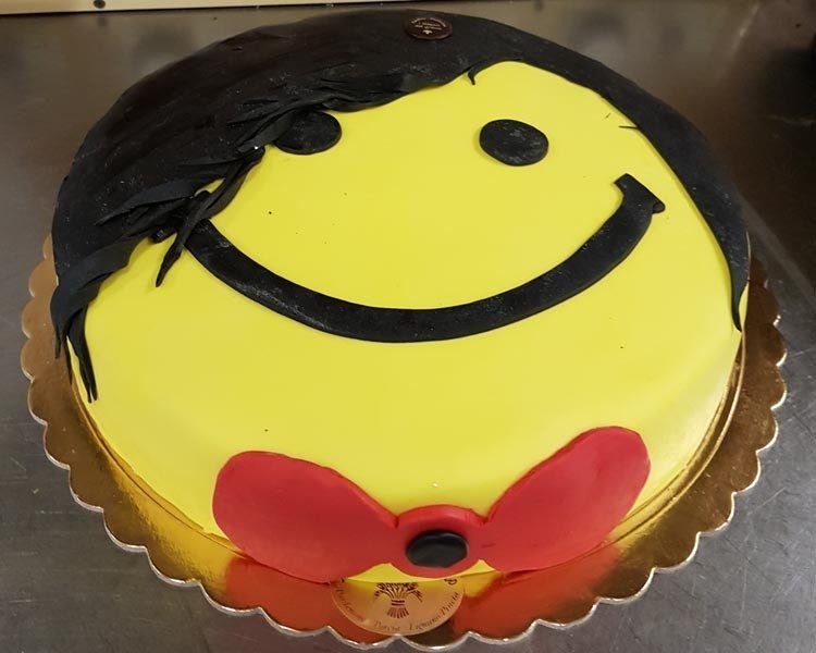 Torta con decorazione smile