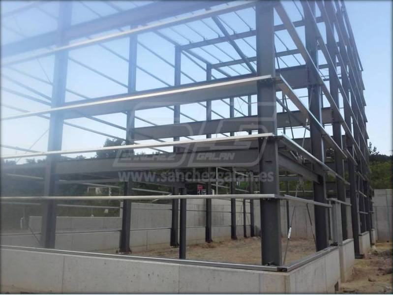 Estructura metálica edificio industrial