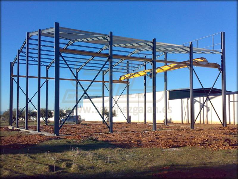 Estructura metálica nave industrial y montaje puente grúa