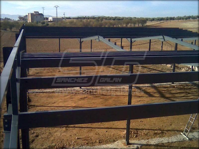 Estructura metálica edificio industrial