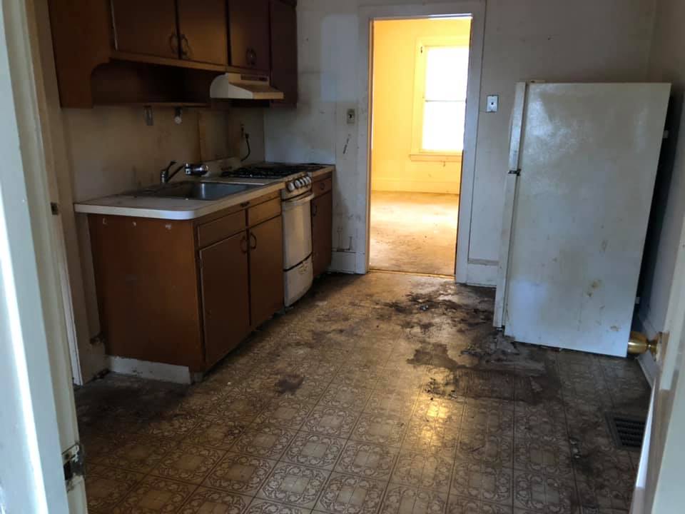 Dirty Kitchen — Medford, NJ — A&W Clean Out Service