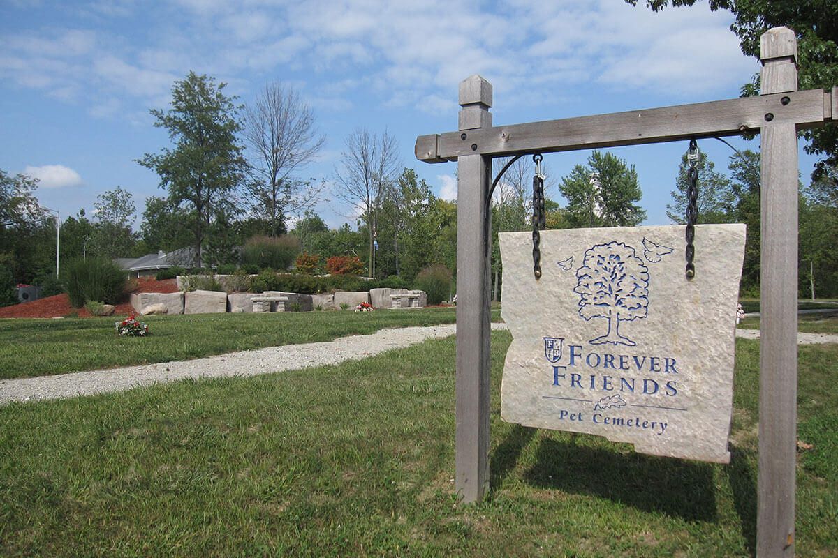 Oaklawn Memorial Gardens Forever Friends Sign