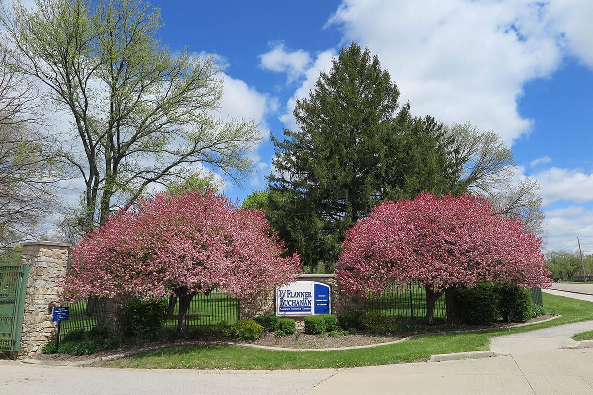 Oaklawn Memorial Gardens Outside Sign