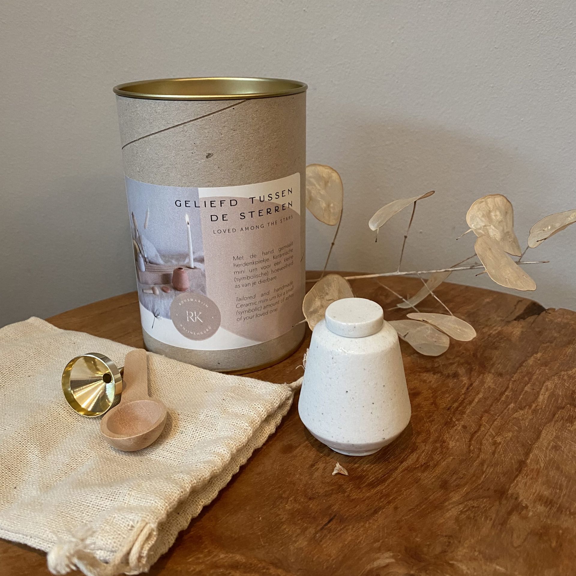 Hold it mini urn gelief tussen de sterren