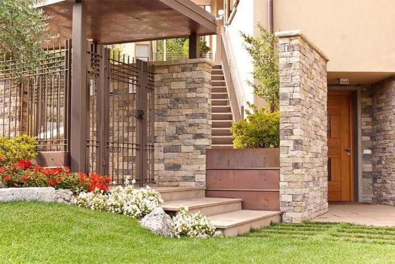 Rivestimenti esterni in pietra ricostruita