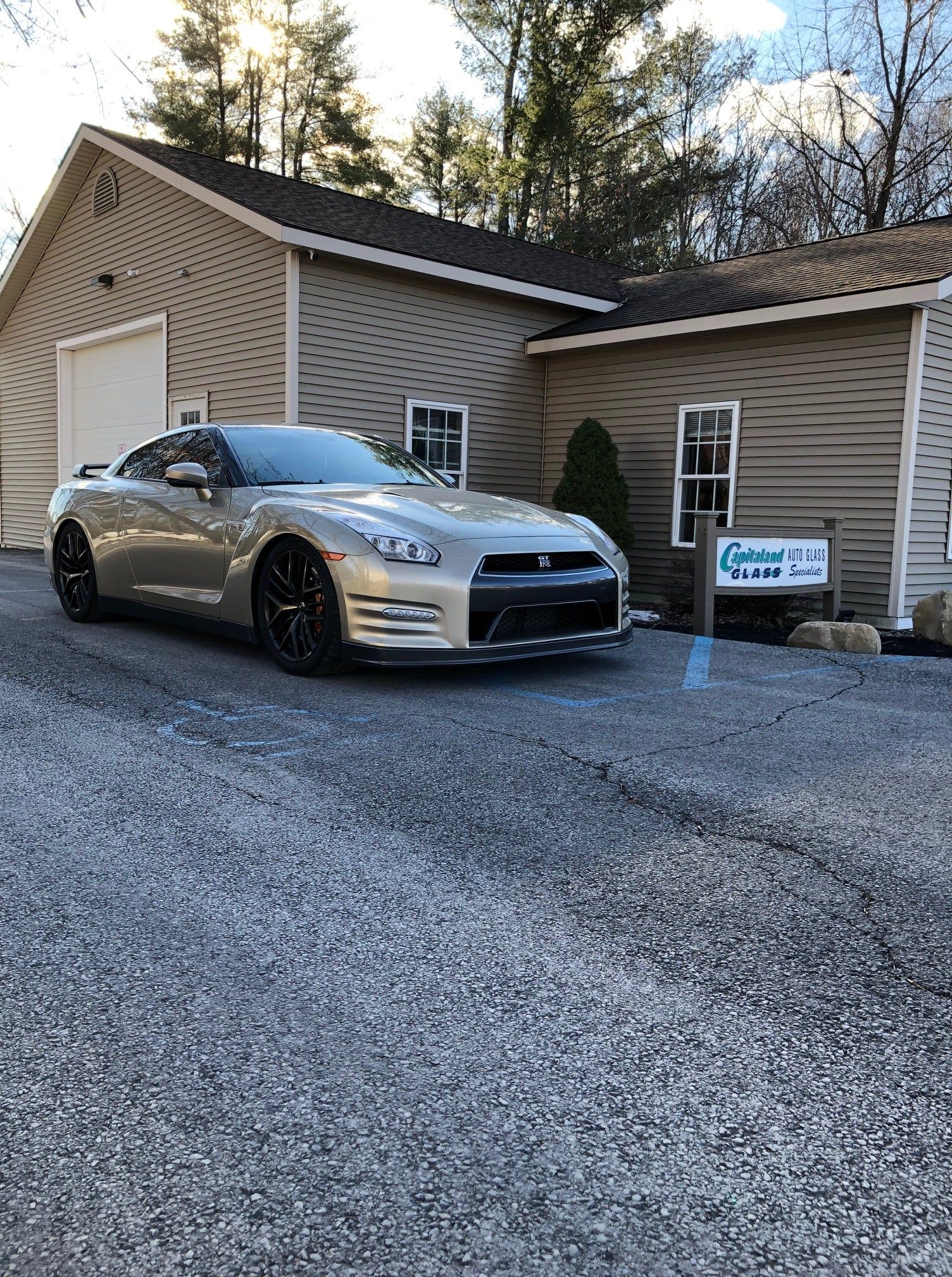 Car and house ━ Albany, NY ━ Capitalland Glass