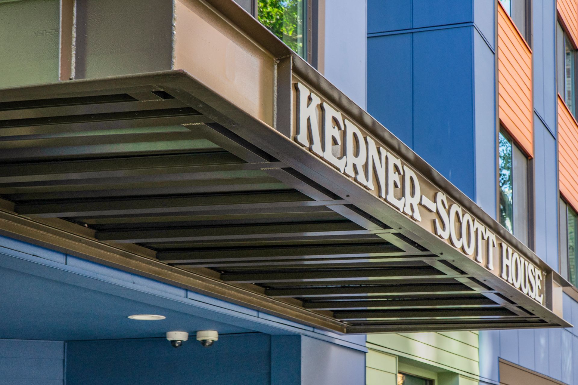 A building with a sign that says kerner south house