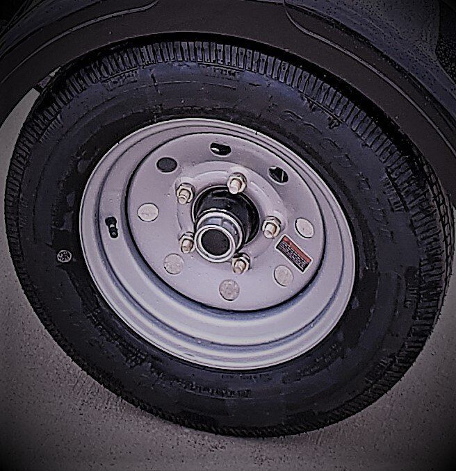 pontoon trailer tires