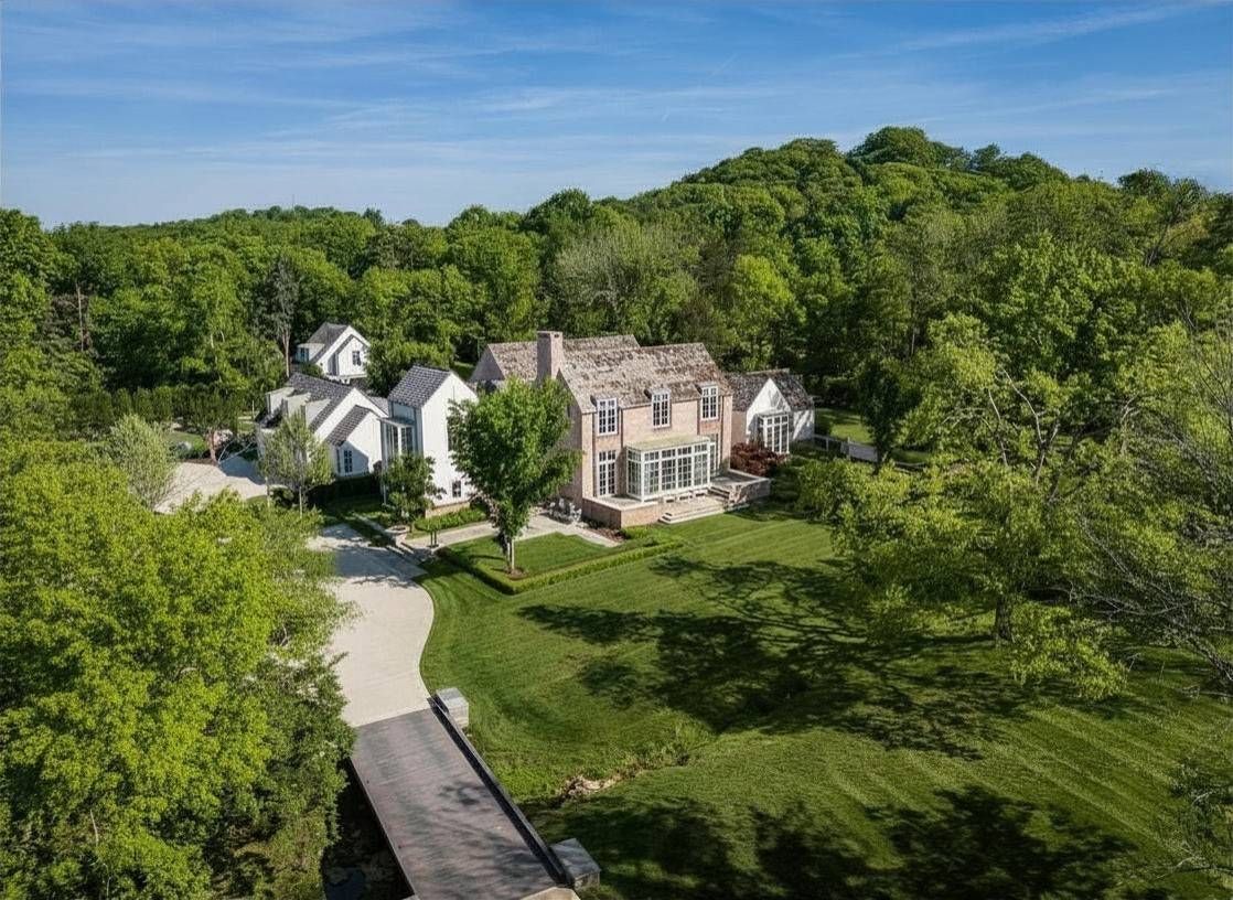 Luxury homes at Oak Hill & Forest Hills  near Nashville Tn area