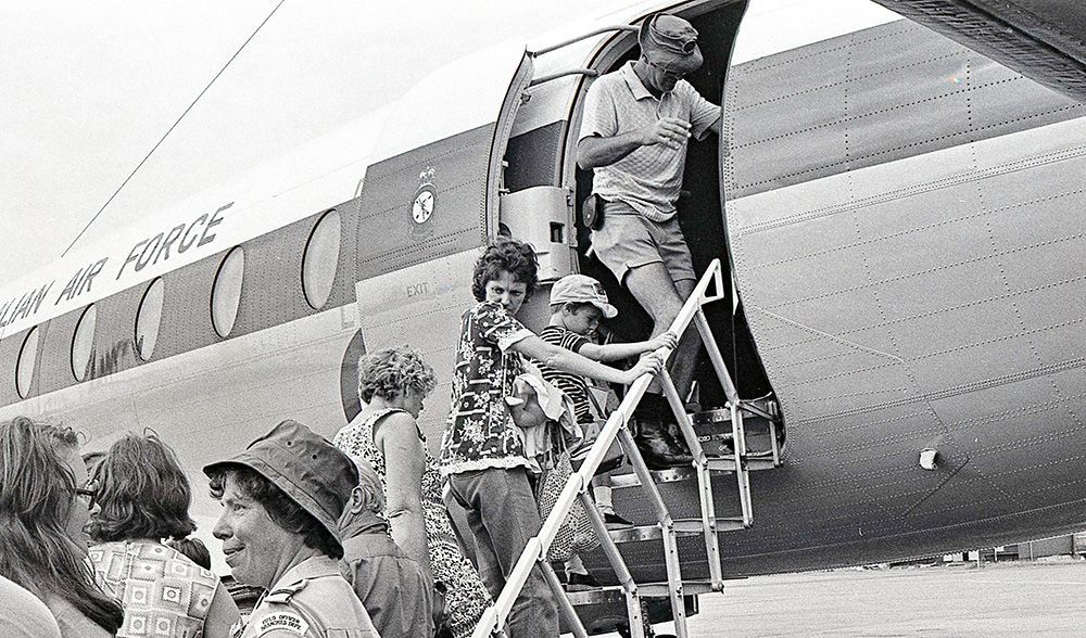 People boarding during the cyclone Tracy's evacuation.