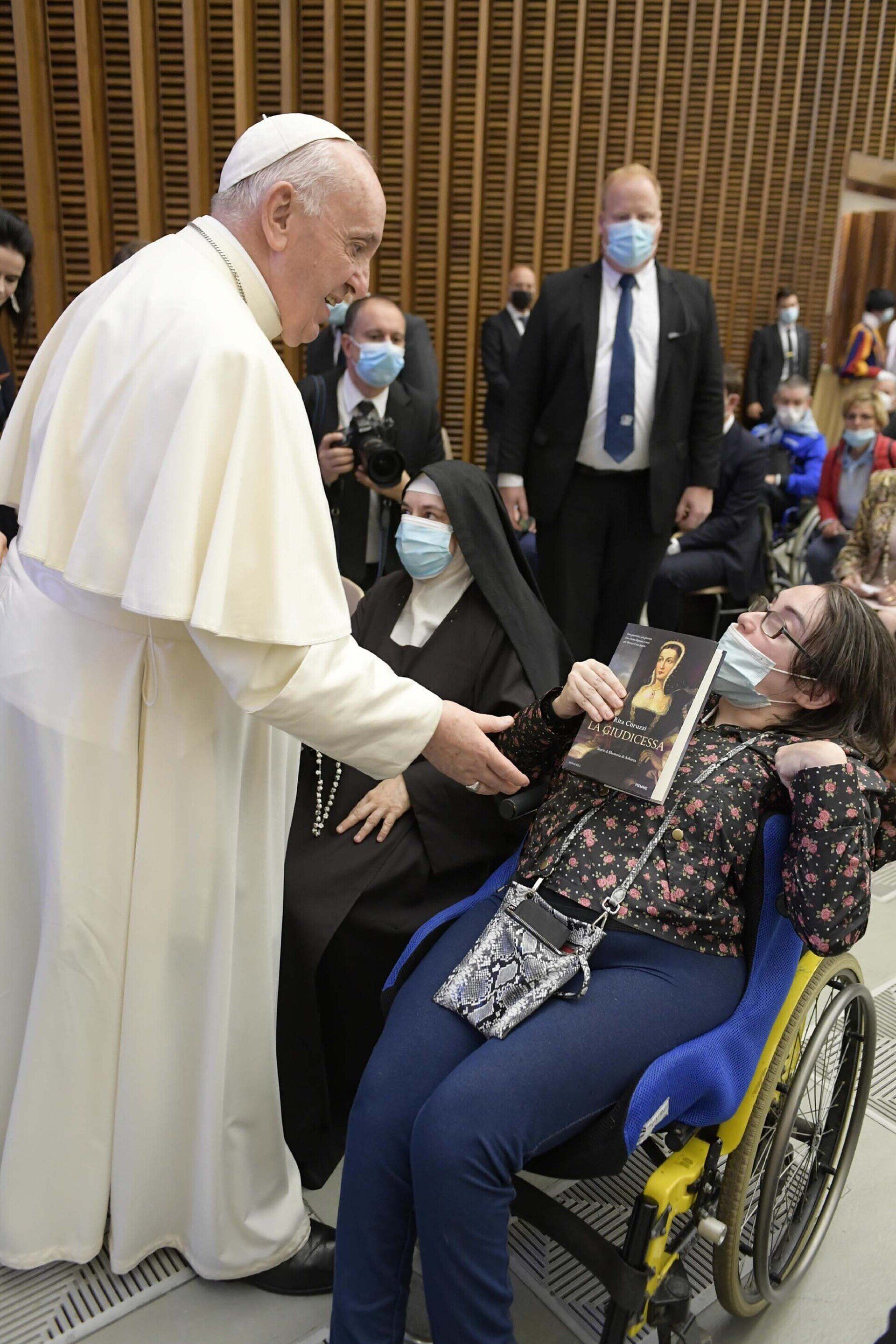incontro della scrittrice di romanzi storici con il papa