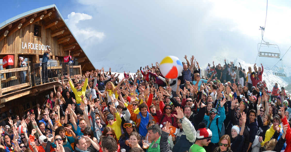 An image of people partying at the Folie Douce apres ski bar