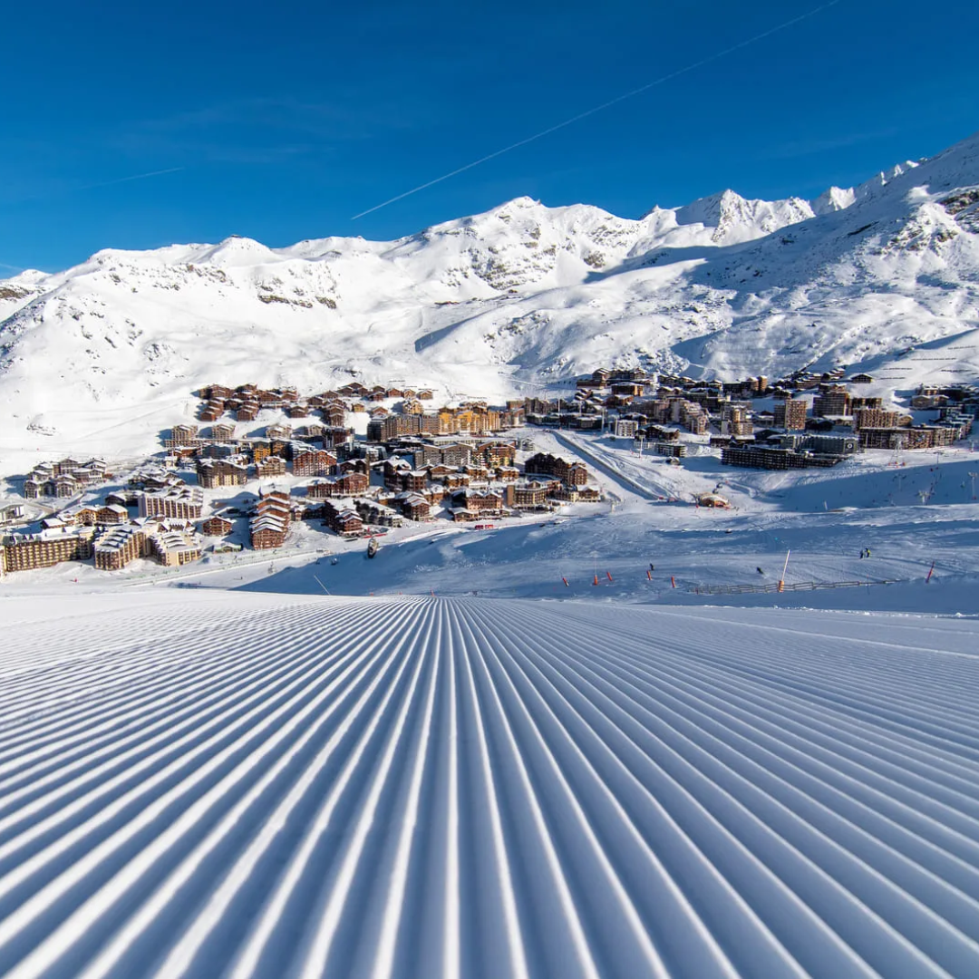 An image of the pistes leading down to Val Thorens, it has just be mowed by the piste bashers