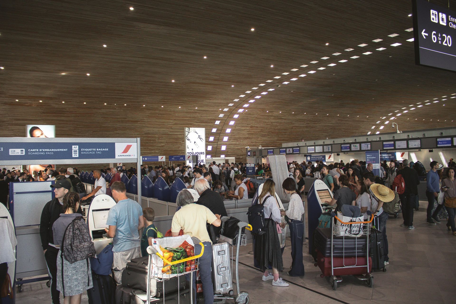 An image of an airport and its queues
